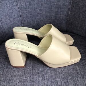 Nasty Gal NWOT pastel green block heel vegan mules 7